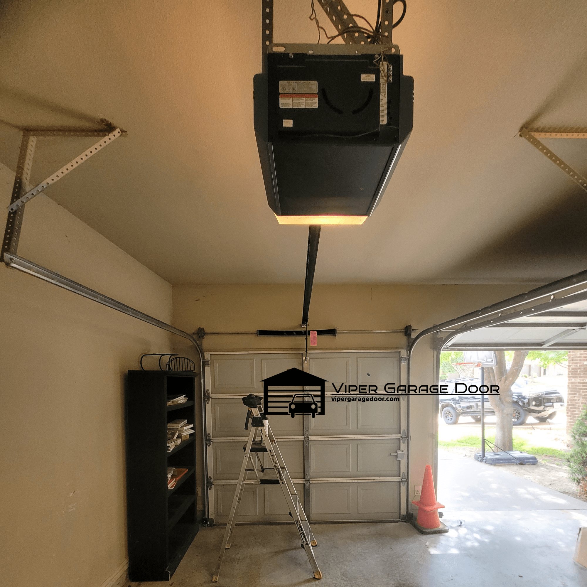 vipergaragedoor.legacy__garage_door_opener_repair